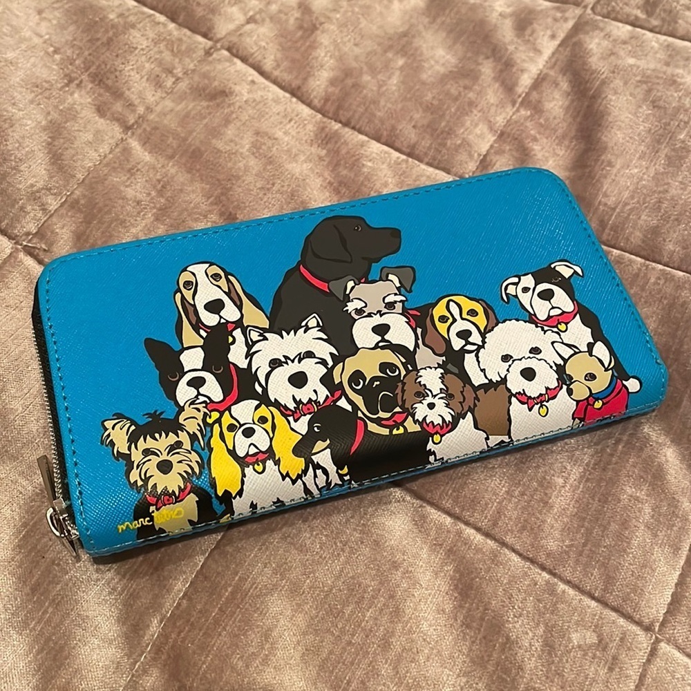 Marc Tetro Dogs and Puppy’s Large Blue Zip Wallet Like New